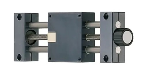 Actuadores de Tornillo con Ejes drylin SHT de  igus